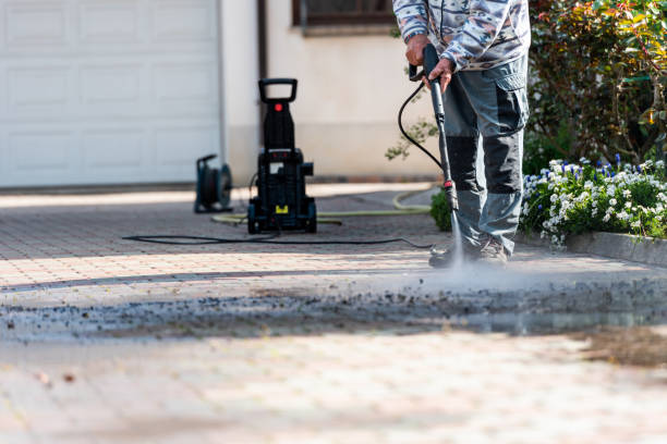 Best Garage Pressure Washing  in Stratford, WI